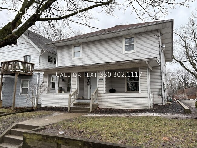 Primary Photo - 1224 Pondview Ave