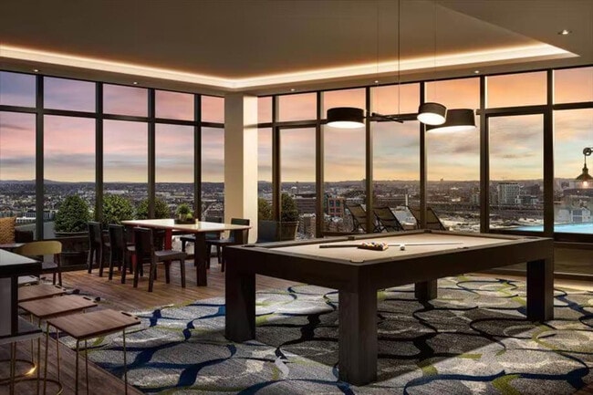 Building Photo - 410 Summer St