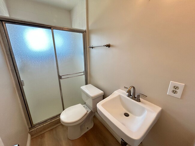 Building Photo - Beautifully Upgraded 3 Bed 2.5 Bath Home i...