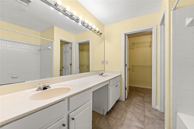 Building Photo - 3345 Oxwell Dr NW
