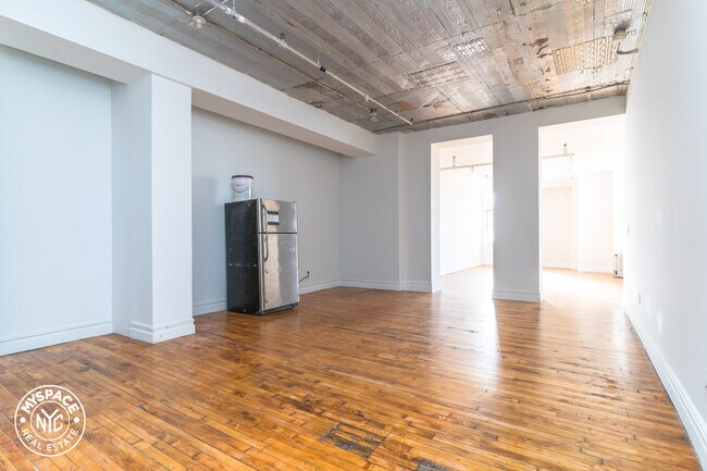 Building Photo - 1087 Flushing Ave