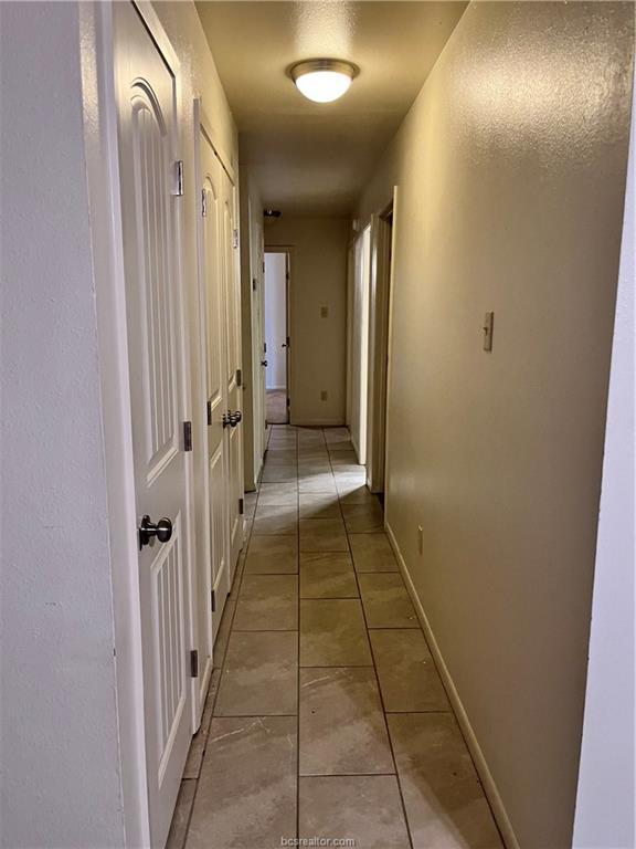 Building Photo - 905 Balcones Dr