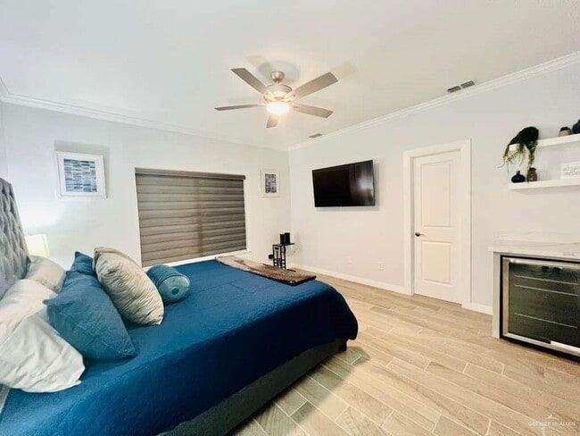 Building Photo - 27 Fir Ave