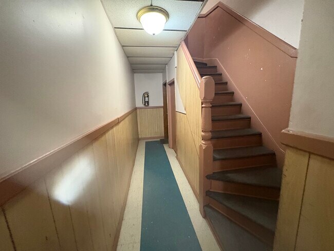 Building Photo - 33 Emerson Ave