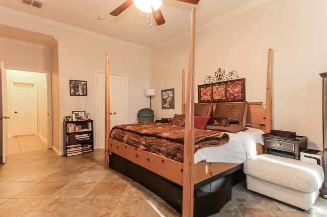 Building Photo - 4226 Meadowview Ln