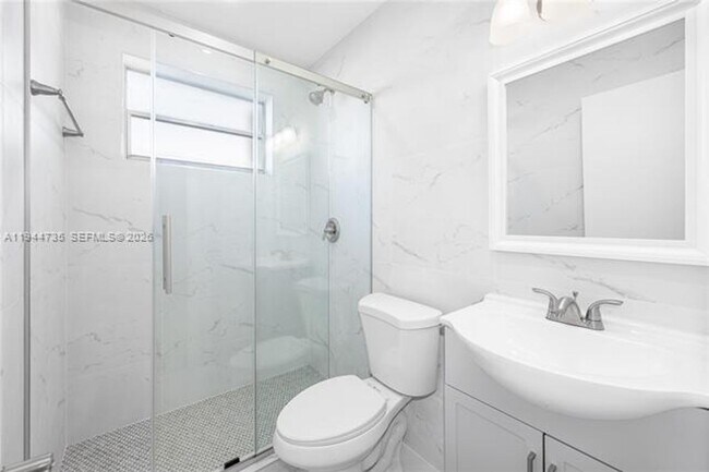 Building Photo - 3855 SW 87th Pl