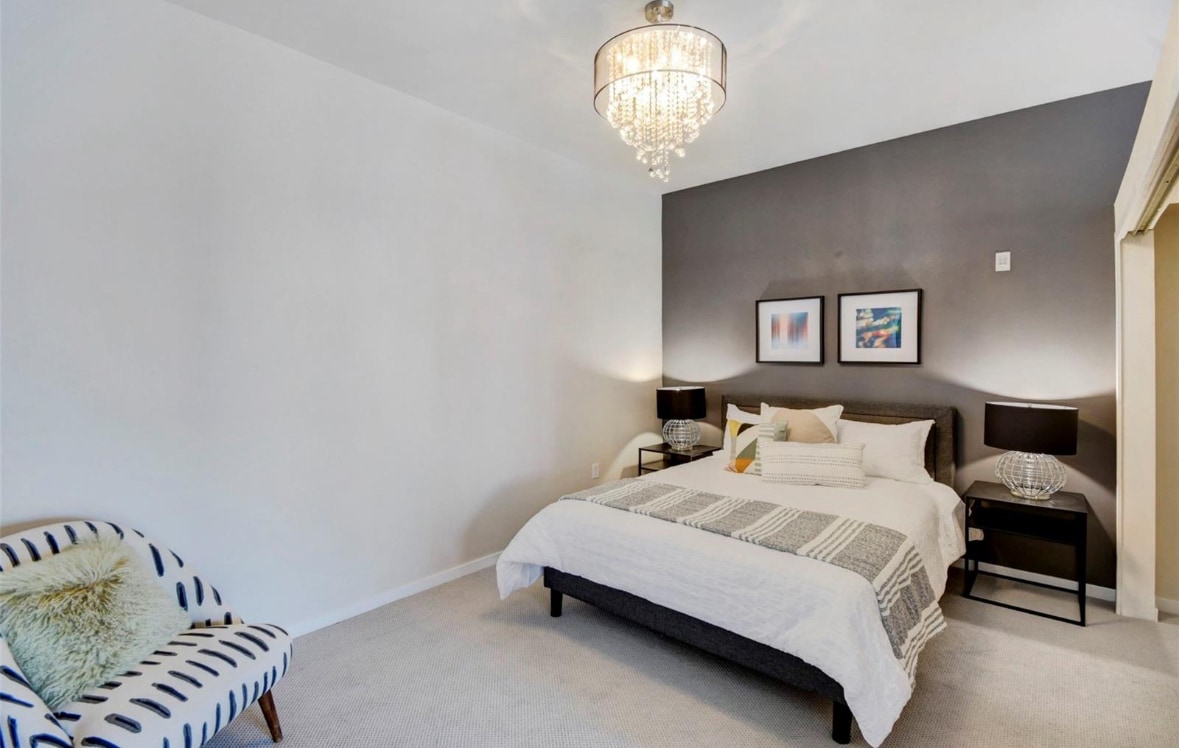 Building Photo - 1438 Little Raven St