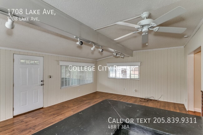 Building Photo - 1708 Lake Ave