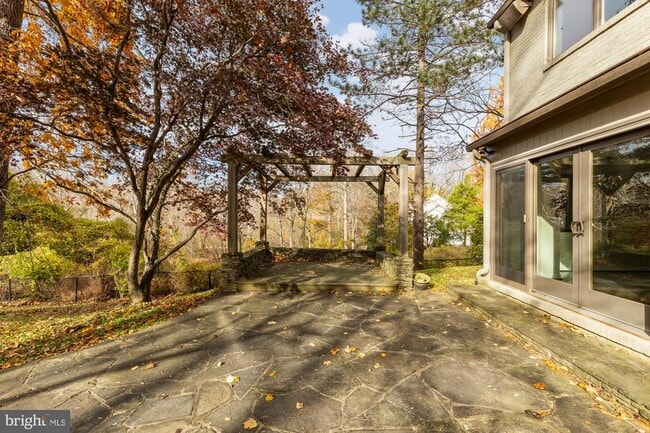 Building Photo - 1434 Kirby Rd