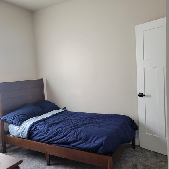 Building Photo - 18109 Red Cedar Rd