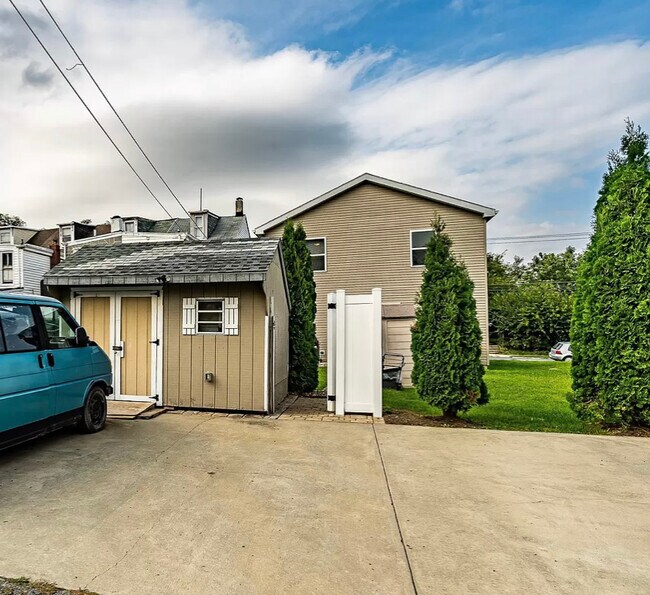 Parking - 122 Belvedere Ave