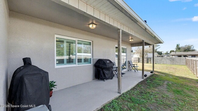 Building Photo - 5780 Palm St