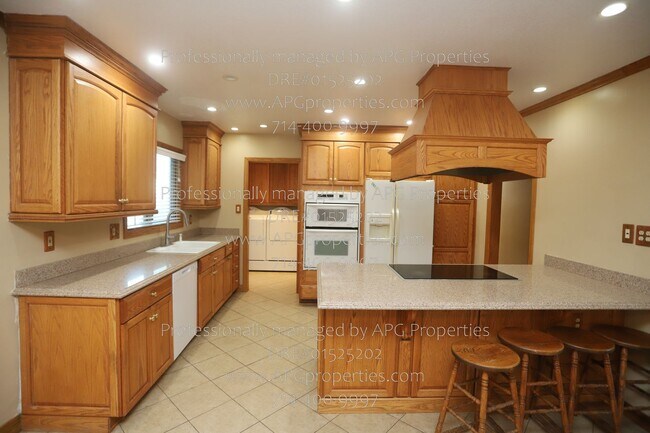 Building Photo - 11441 Park Ln