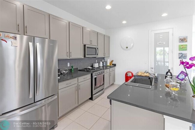 Building Photo - 11716 SW Lyra Dr.