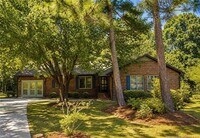 Building Photo - 998 Pepperwood Dr