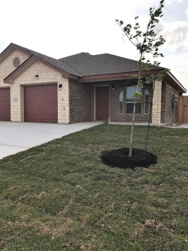 Building Photo - 5803 Luminous Ln