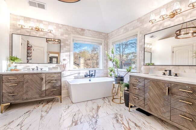 Building Photo - 203 Davis Mill Road