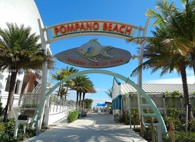 Building Photo - 3351 S Palm Aire Dr