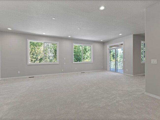 Building Photo - Newly Renovated Beaverton Home with Natura...