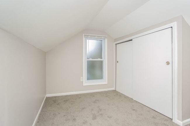 Building Photo - 1732 Sylvan Glen