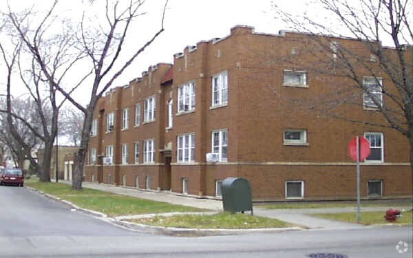 Primary Photo - 3505-3511 N Lockwood Ave
