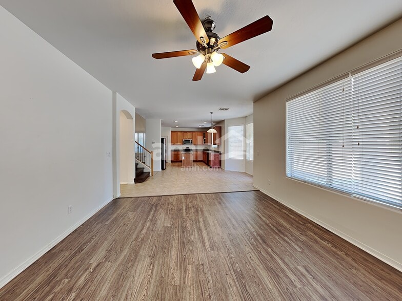 Building Photo - 9428 W Riverside Ave