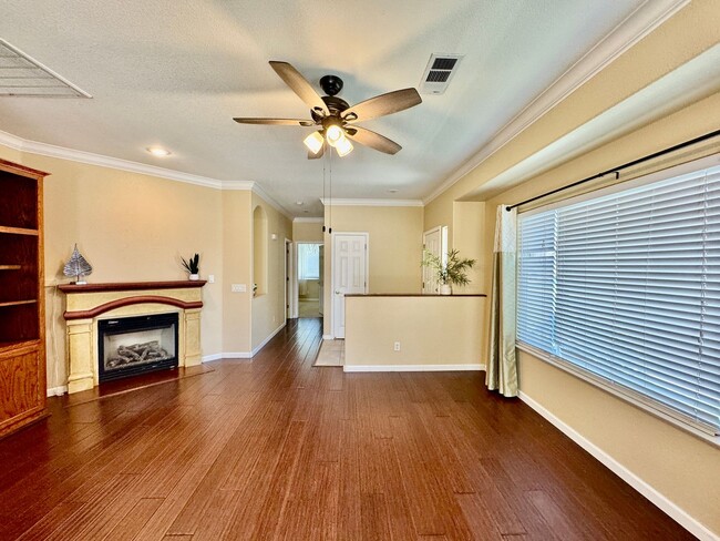 Building Photo - Is it Retirement Time for You? 3 Bedroom 2 Bath in a desirable gated community!