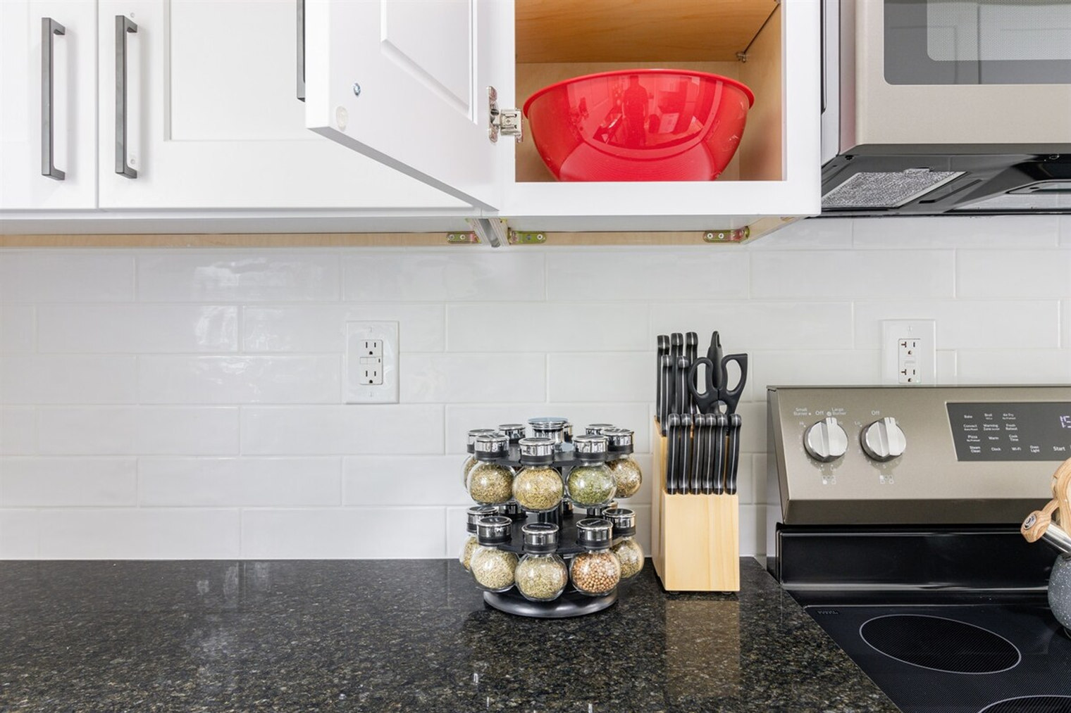 Building Photo - 1326 E Evelyn Ave