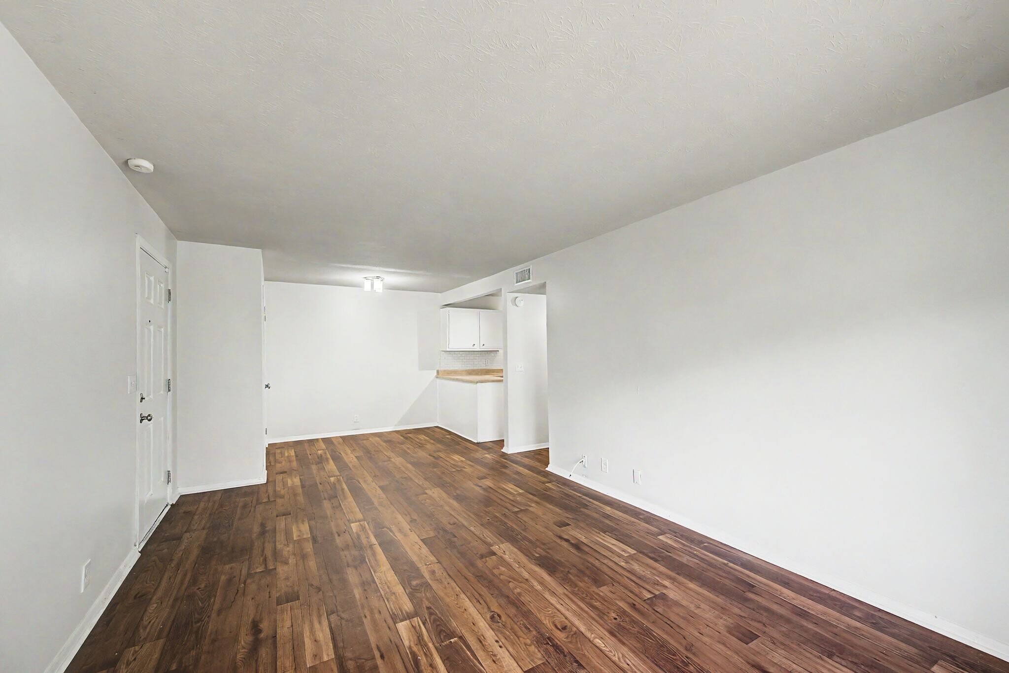 Building Photo - 709 Ashlawn Pl