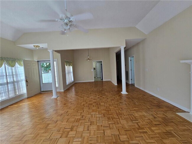 Building Photo - 152 Princeton Dr