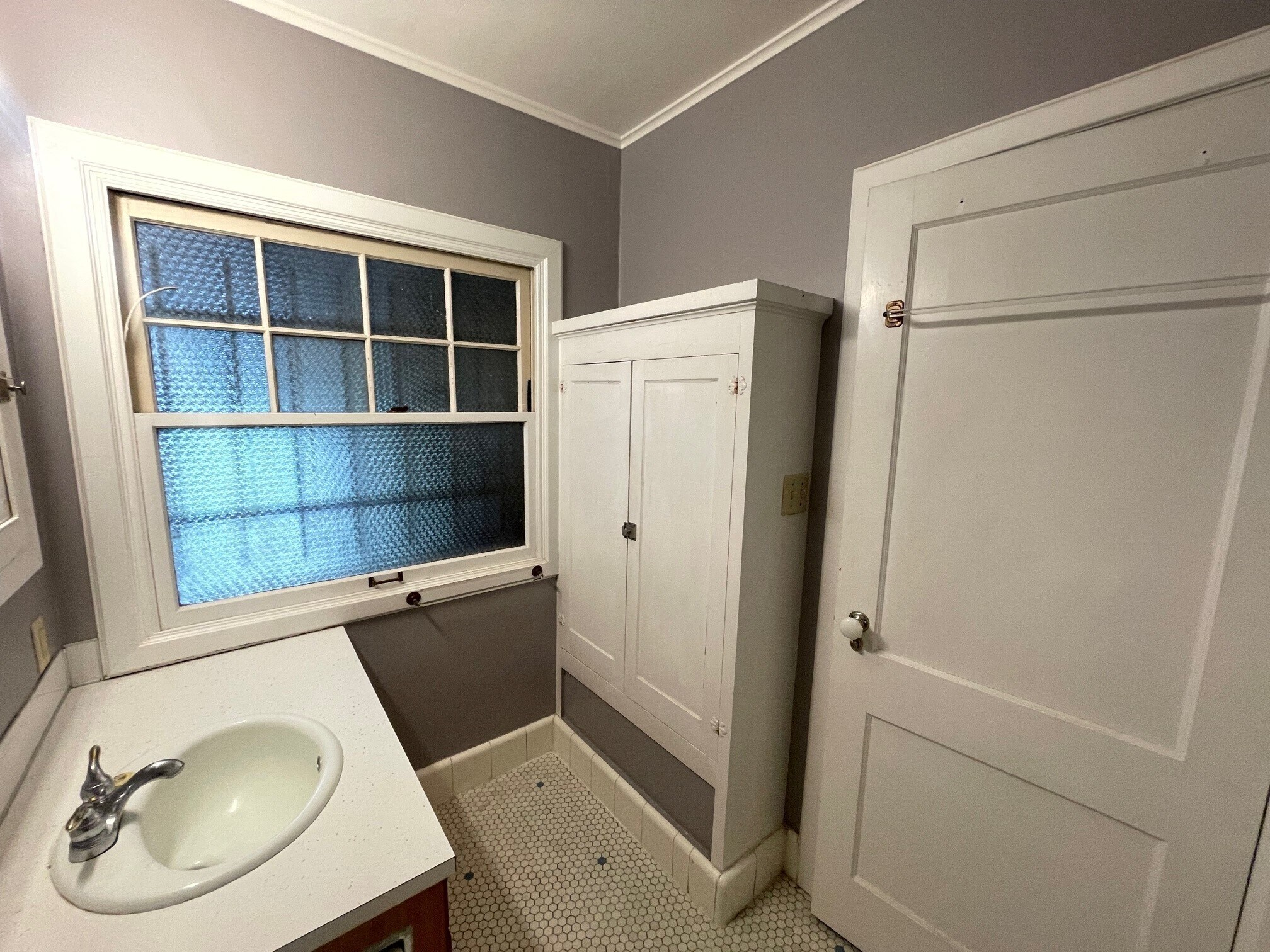 Bathroom - 1223 NE Schuyler St