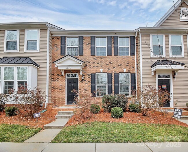 Building Photo - 6826 Colonial Garden Dr