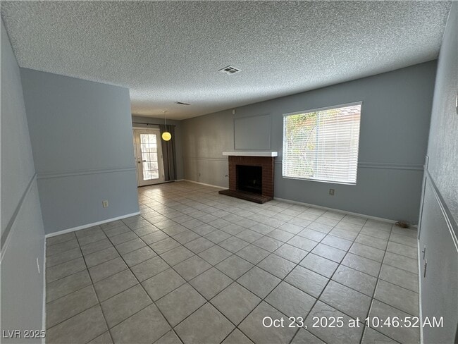 Building Photo - 2538 Wolverton Ave