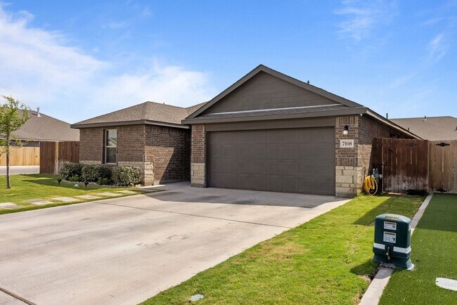 Building Photo - 7108 Red Cyn Rd