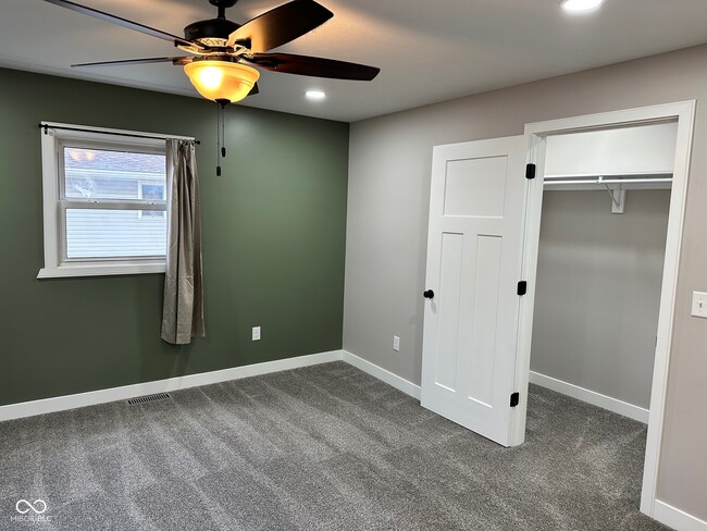 Building Photo - 310 S Nebraska St