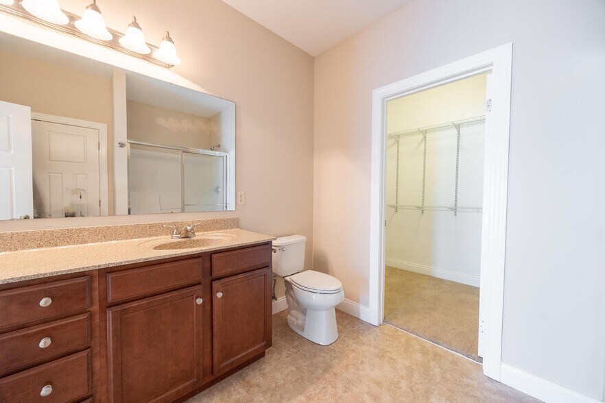 Building Photo - 4690 Picadilly Cir