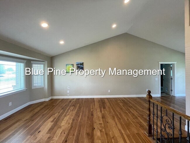 Building Photo - 119 4090 E