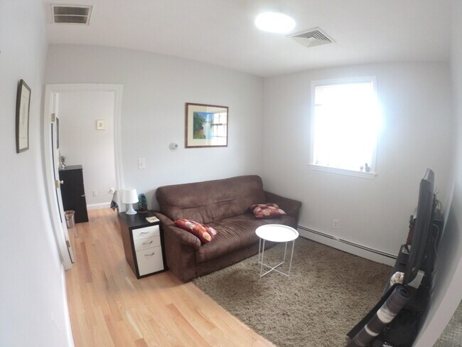 Building Photo - 6 Chestnut Hill Ave