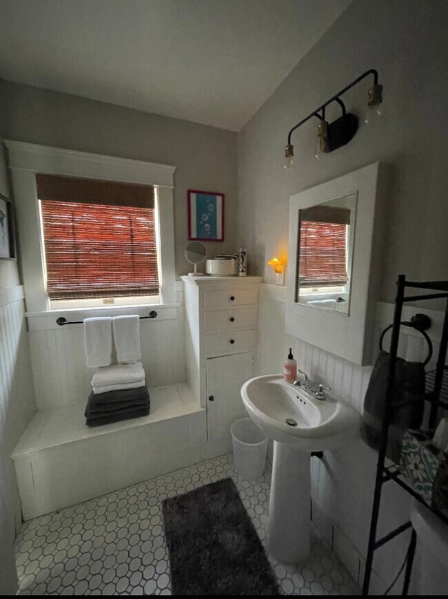 Built in storage - 1745 E 1st St