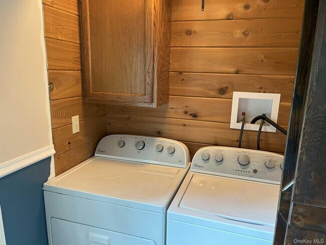 Building Photo - 8 James St