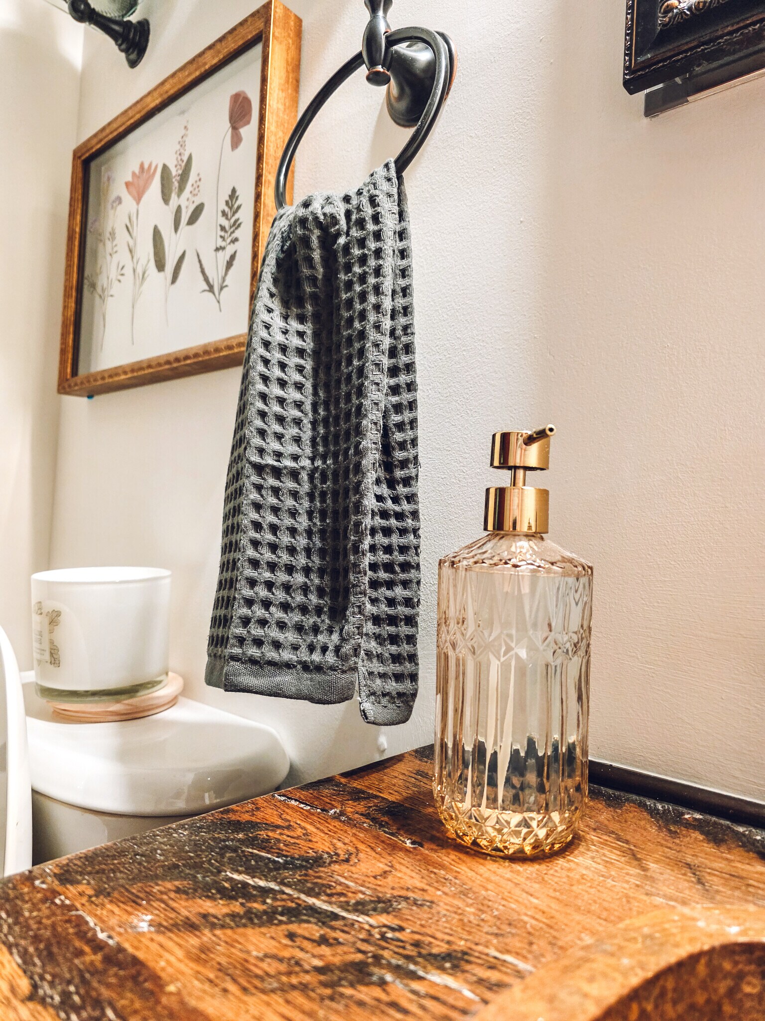 Building Photo - 1008 W Singing Woods Rd