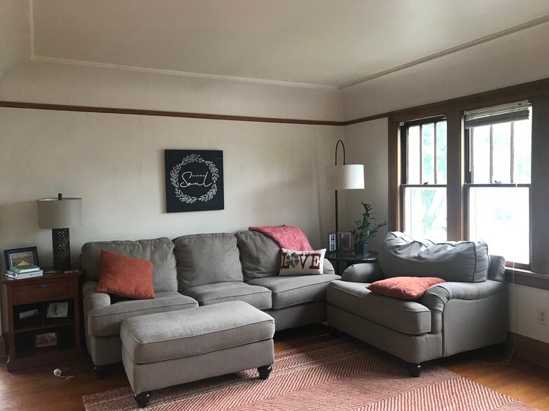 Living Room - 336 N 70th St