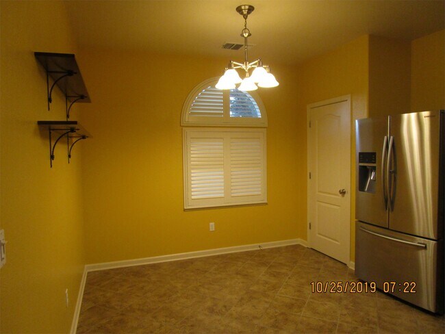 Building Photo - 2065 Stone Wood Loop