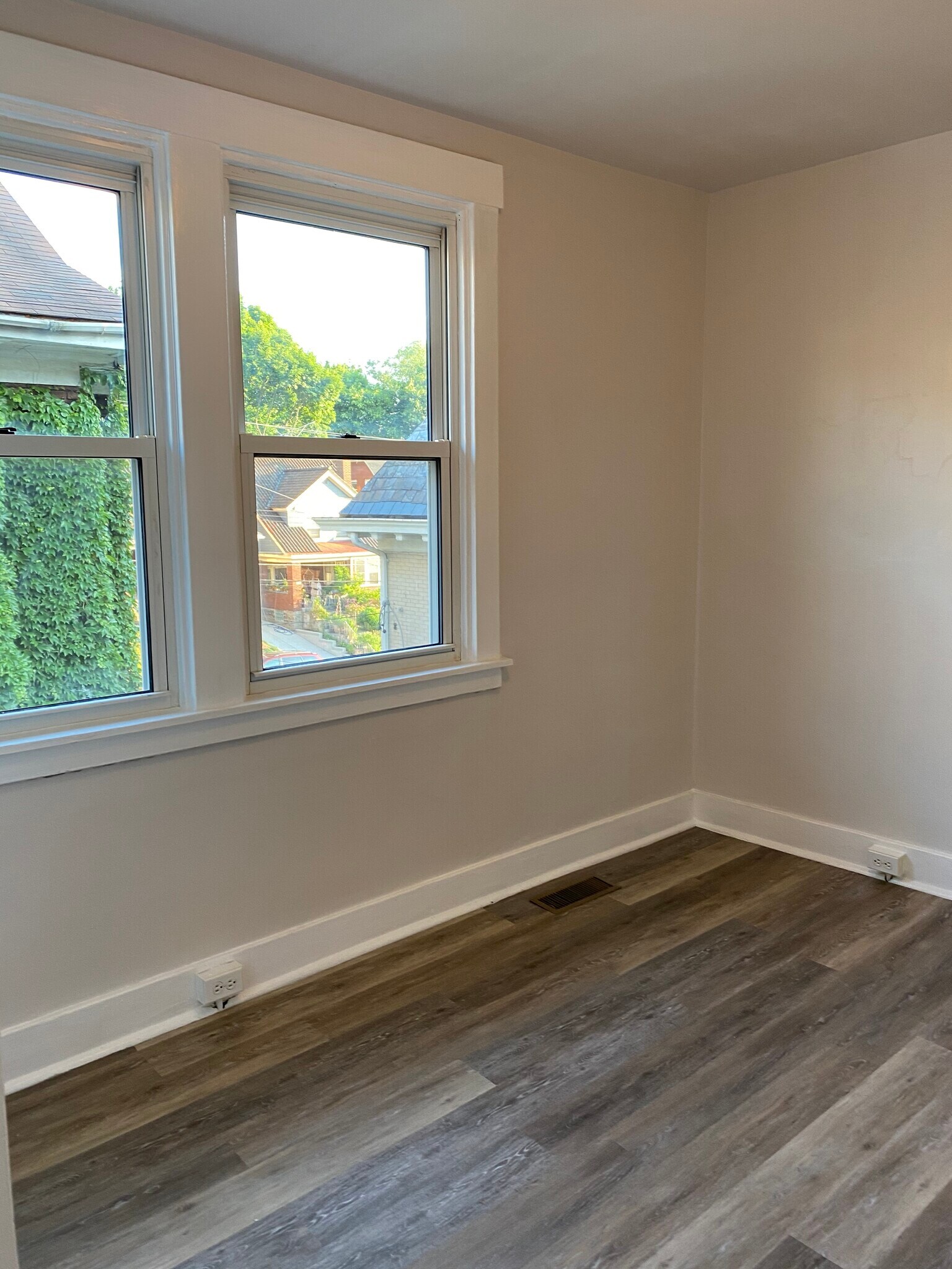 Building Photo - 5872 Shady Forbes Ter