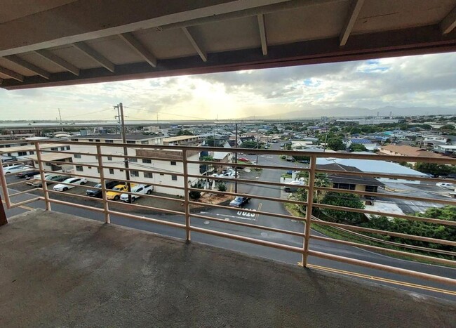 Building Photo - 98-626 Moanalua Loop, 312