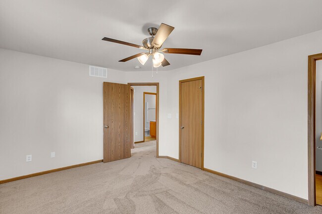 Building Photo - 5718 Canaveral Dr