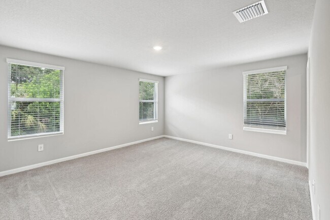 Building Photo - 423 Salisbury Cir