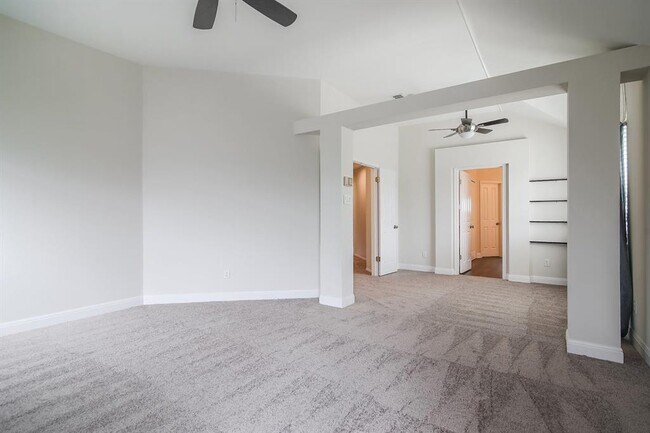 Building Photo - 1713 Apache Trail