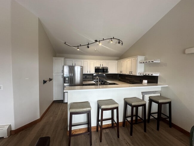 Building Photo - 3305 Columbine Dr