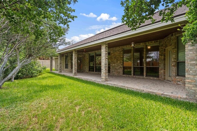Building Photo - 307 Echo Valley Dr